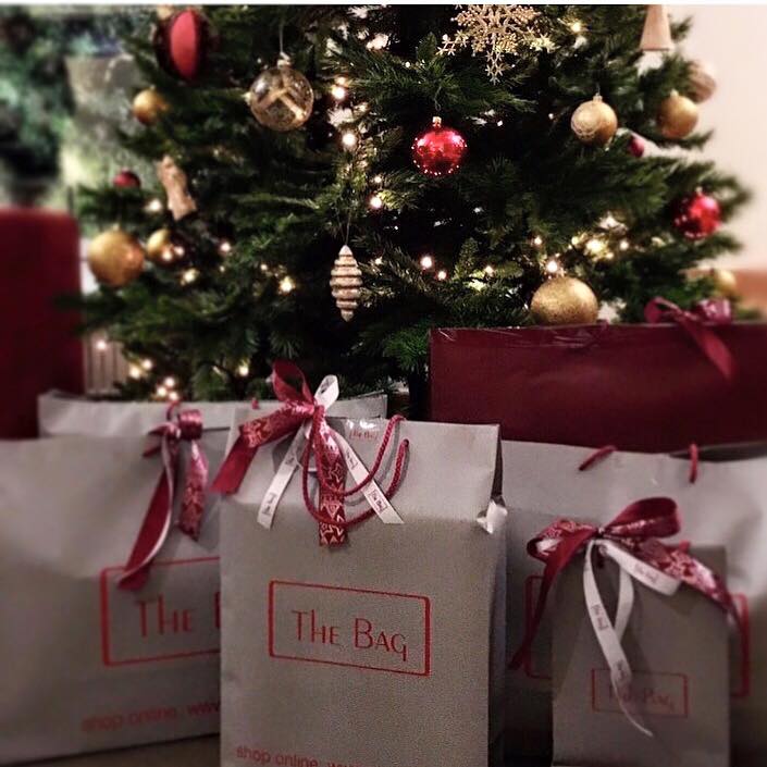 christmas-tree-with-thebag-presents