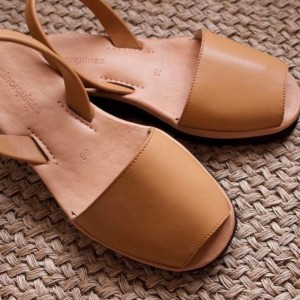 Minorquines-Avarca-Platja-Beige-Leather-Sandals-6