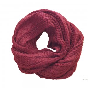 Red-Knitted-Scarf-1