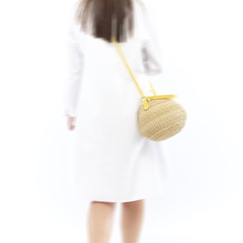 Muuñ Aure Removable Pouch Yellow Straw Bag