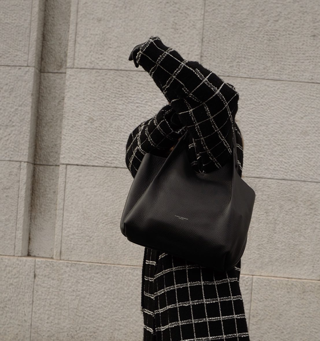 Gianni-Chiarini-Dua-Black-Leather-Shoulder-Bag 