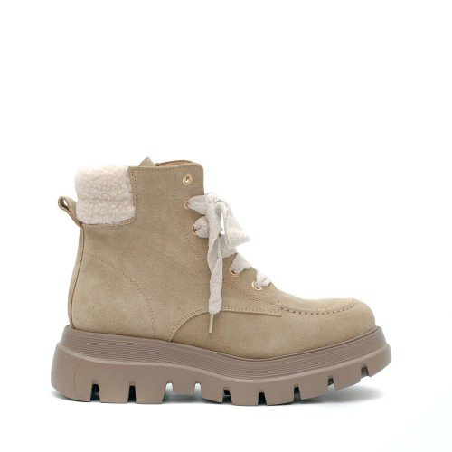 KMB_BEIGE_SUEDE_LACE_UP_BOOTS