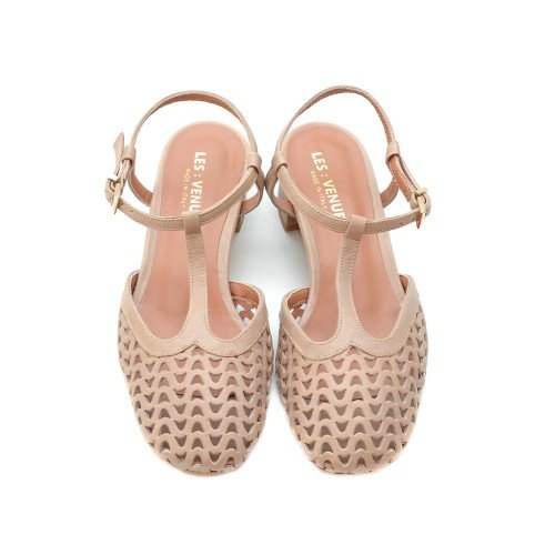 LES:VENUES CREAM SANDALS