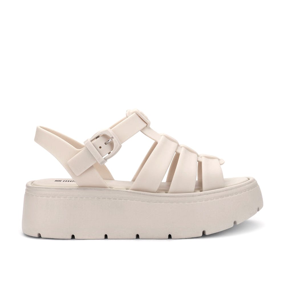MELISSA_UP_CREAM_FISHERMAN_PLATFORM