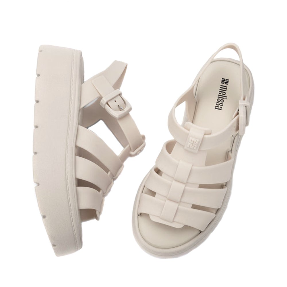 MELISSA_UP_CREAM_FISHERMAN_PLATFORM