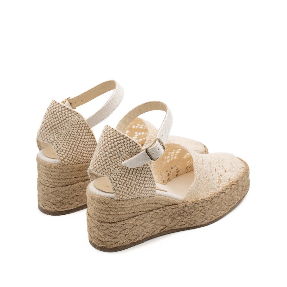 PALOMITAS_KLEO_CREAM_CROCHET_WEDGES