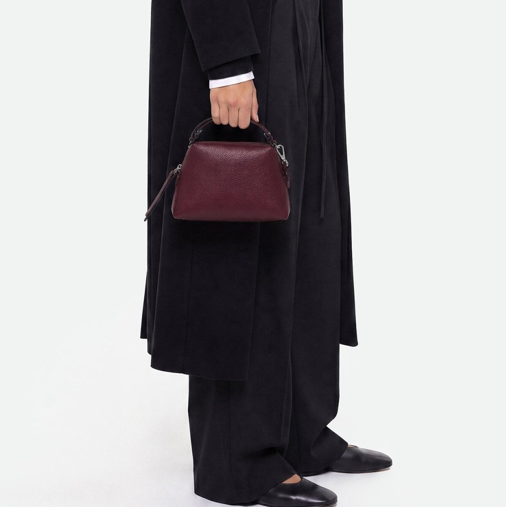 GIANNI-CHIARINI-ALIFA-ANTIQUE-RUBY-GRAIN