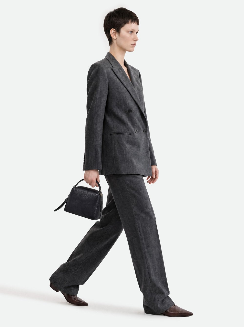 GIANNI-CHIARINI-ALIFA-BLACK-GRAIN