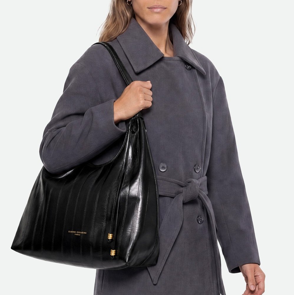 GIANNI-CHIARINI-DUA-LARGE-BLACK-EEL