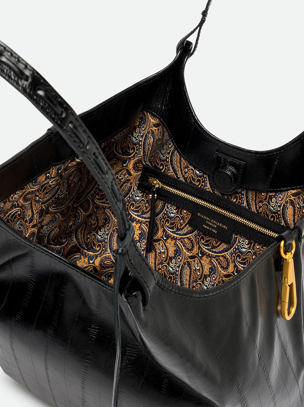 GIANNI-CHIARINI-DUA-LARGE-BLACK-EEL