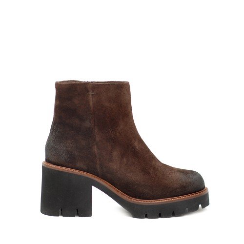 MAT20-BROWN-SUEDE-ANKLE-BOOTS