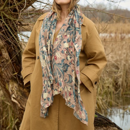 BELLA-BALLOU-CARRE-CASHMERE-WOOL