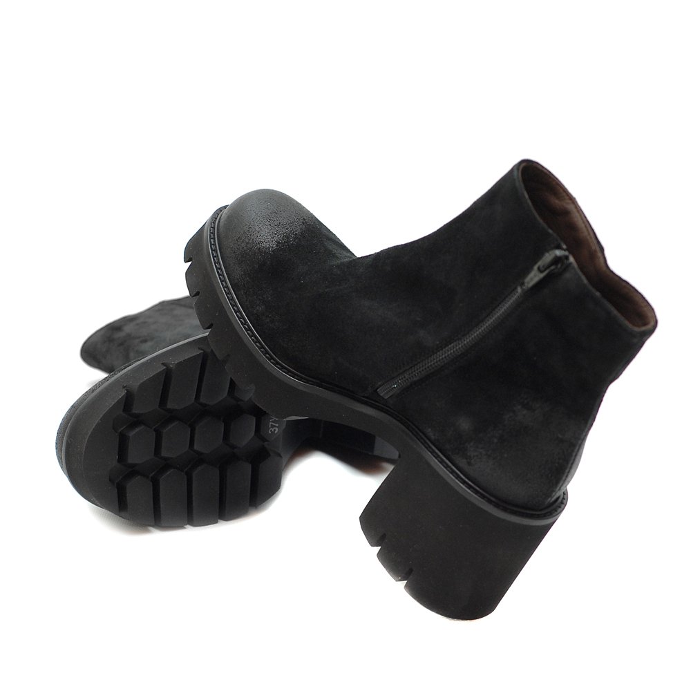 MAT20-BLACK-SUEDE-ANKLE-BOOTS